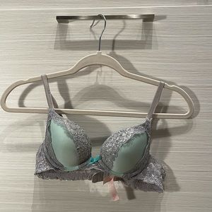 Victoria’s Secret 34A Push Up Bra